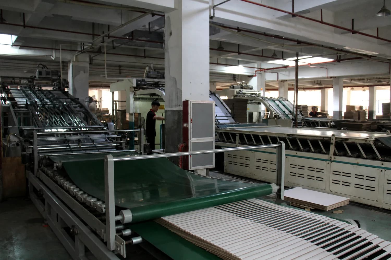 Partner paperboard converting line preparing flat takeaway food box blanks